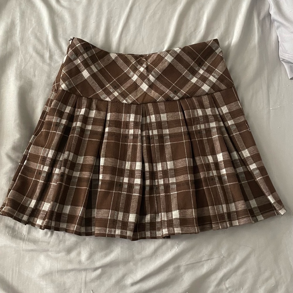 brown plaid pleated skirt